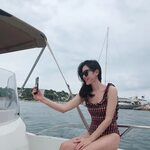 Pakai Bikini Hingga Kemeja, Begini Gaya Kasual Son Ye Jin